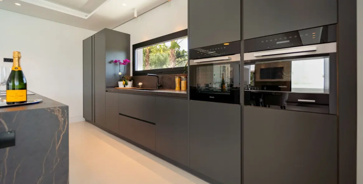 Sale of detached villa in Nueva Andalucía 24