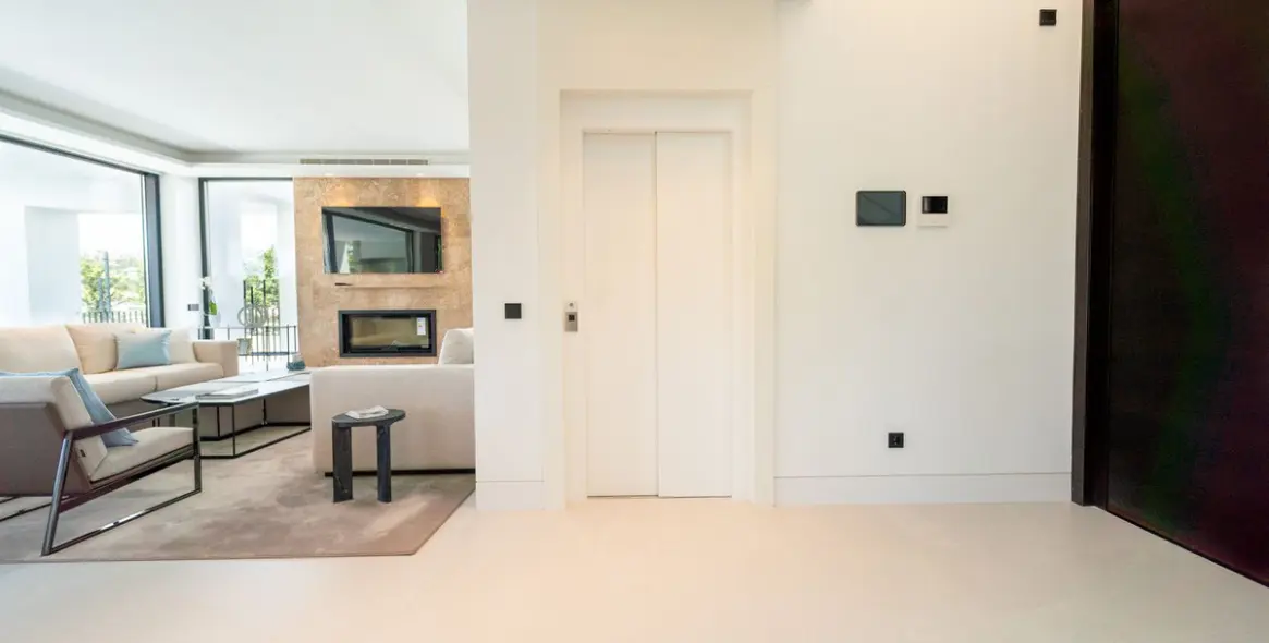 Sale of detached villa in Nueva Andalucía 32