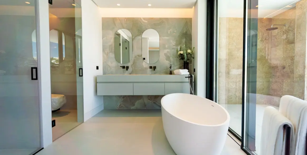 Sale of detached villa in Nueva Andalucía 40