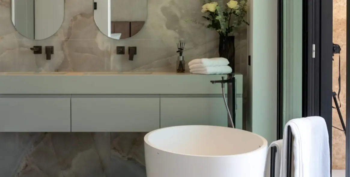 Sale of detached villa in Nueva Andalucía 43