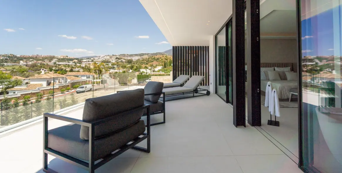 Sale of detached villa in Nueva Andalucía 46