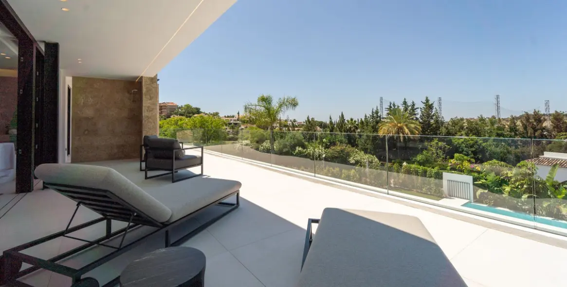 Sale of detached villa in Nueva Andalucía 48