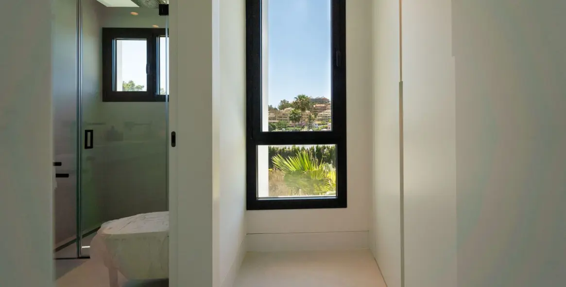 Sale of detached villa in Nueva Andalucía 52