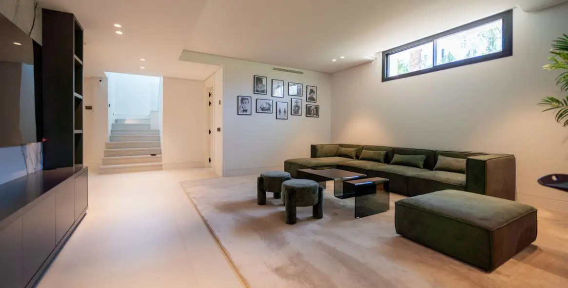 Sale of detached villa in Nueva Andalucía 60