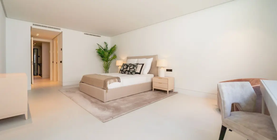 Sale of detached villa in Nueva Andalucía 68