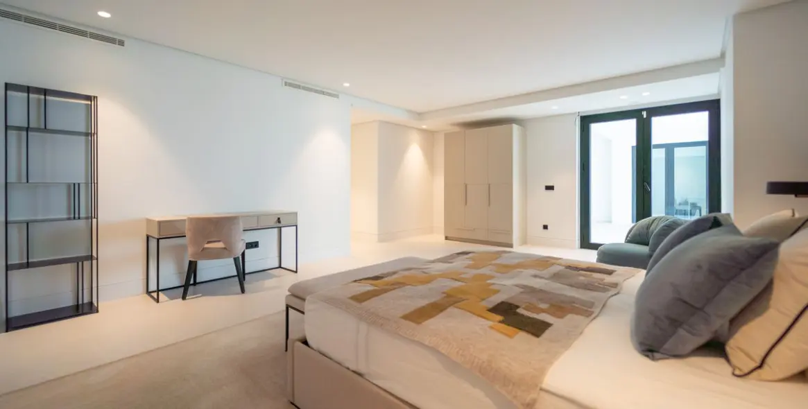 Sale of detached villa in Nueva Andalucía 75