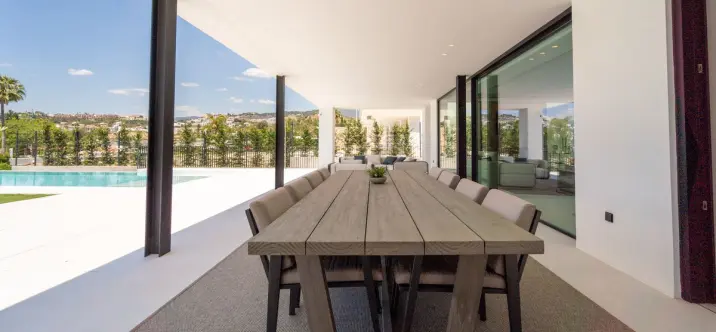 Venta de villa independiente en Nueva Andalucía 4