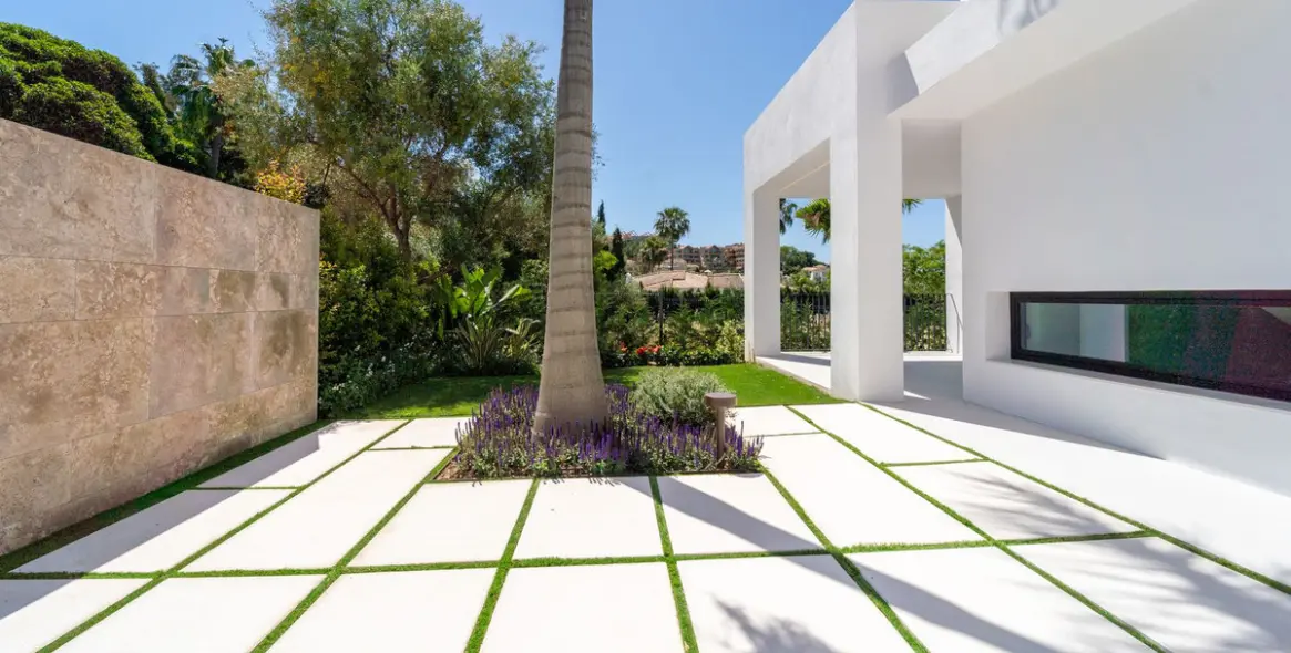 Venta de villa independiente en Nueva Andalucía 7