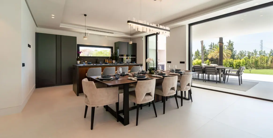 Venta de villa independiente en Nueva Andalucía 30