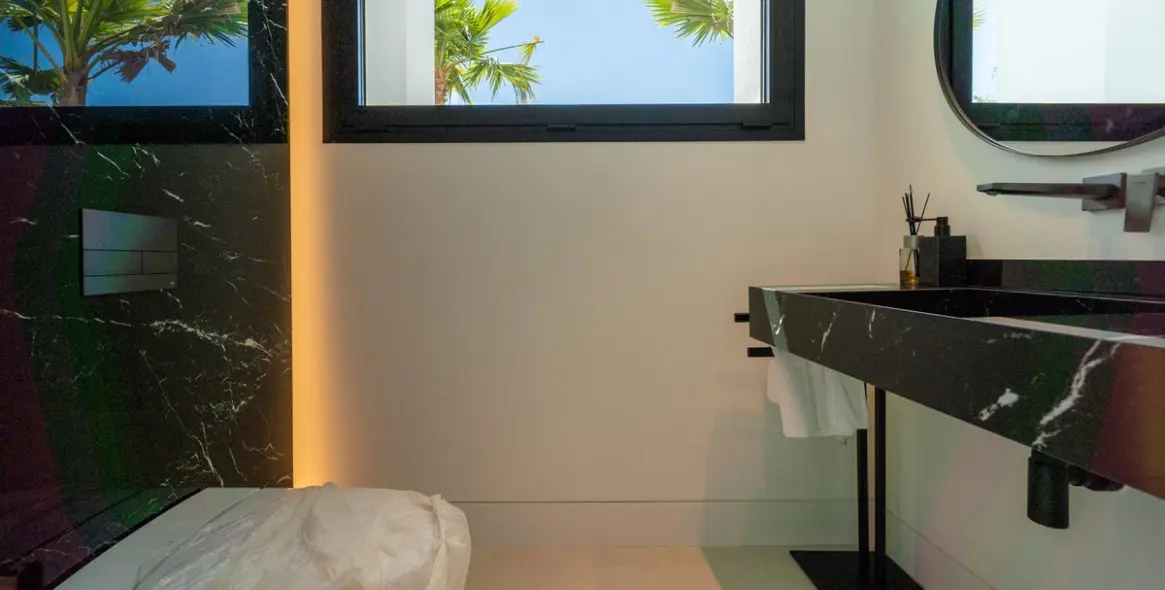 Venta de villa independiente en Nueva Andalucía 34