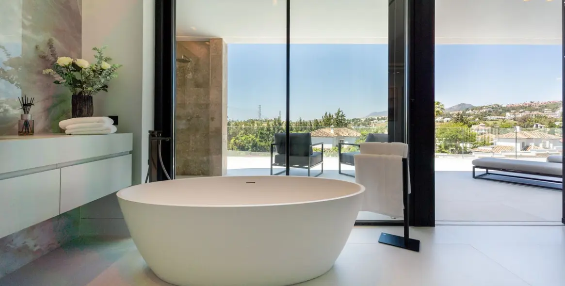 Venta de villa independiente en Nueva Andalucía 43