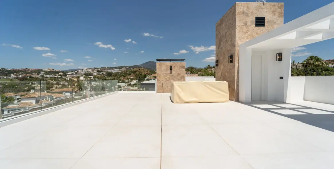 Venta de villa independiente en Nueva Andalucía 68