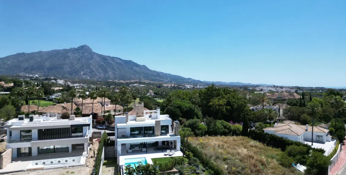 Venta de villa independiente en Nueva Andalucía 123
