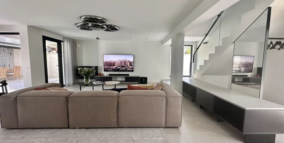 Продажа  отдельно стоящей виллы в Puerto Banús 2