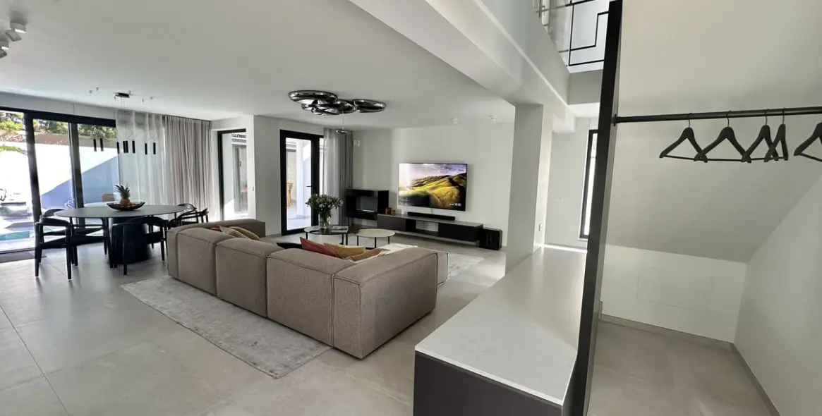 Продажа  отдельно стоящей виллы в Puerto Banús 3