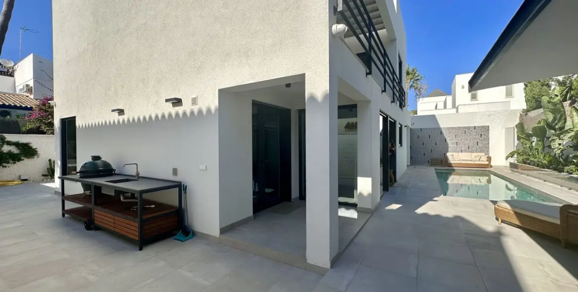Продажа  отдельно стоящей виллы в Puerto Banús 7