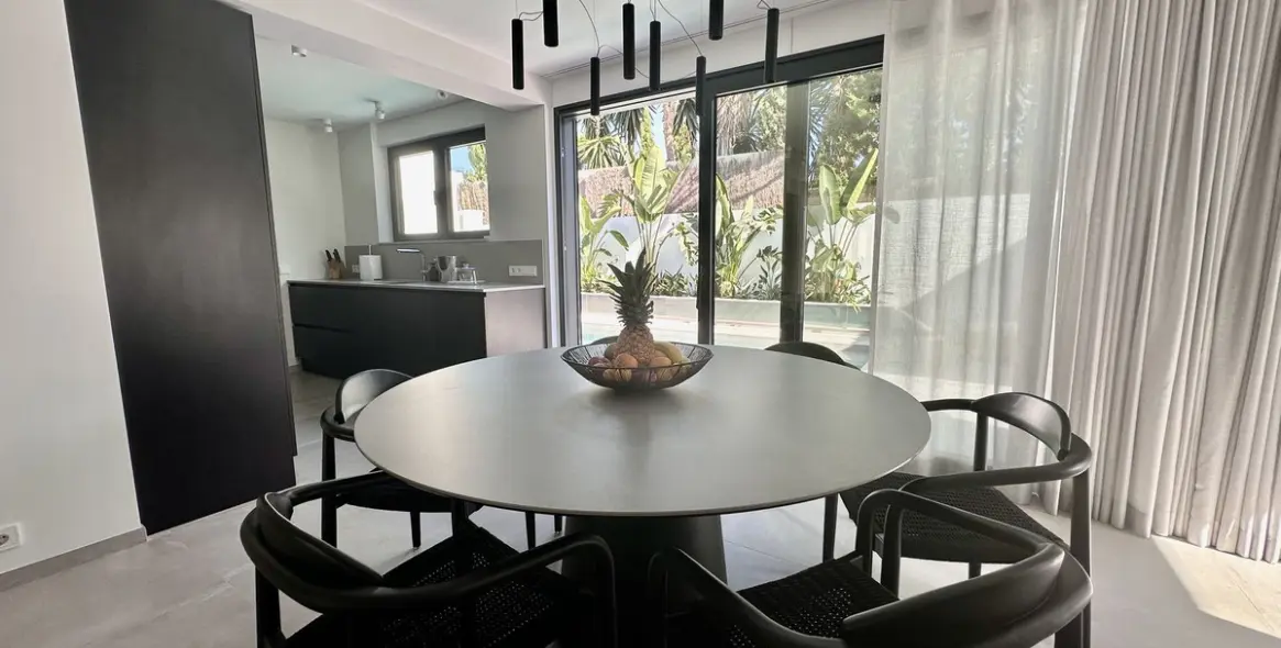 Продажа  отдельно стоящей виллы в Puerto Banús 14