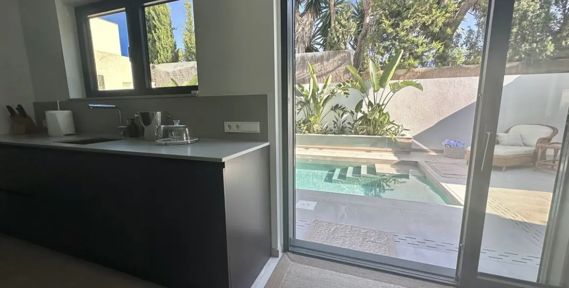 Продажа  отдельно стоящей виллы в Puerto Banús 16