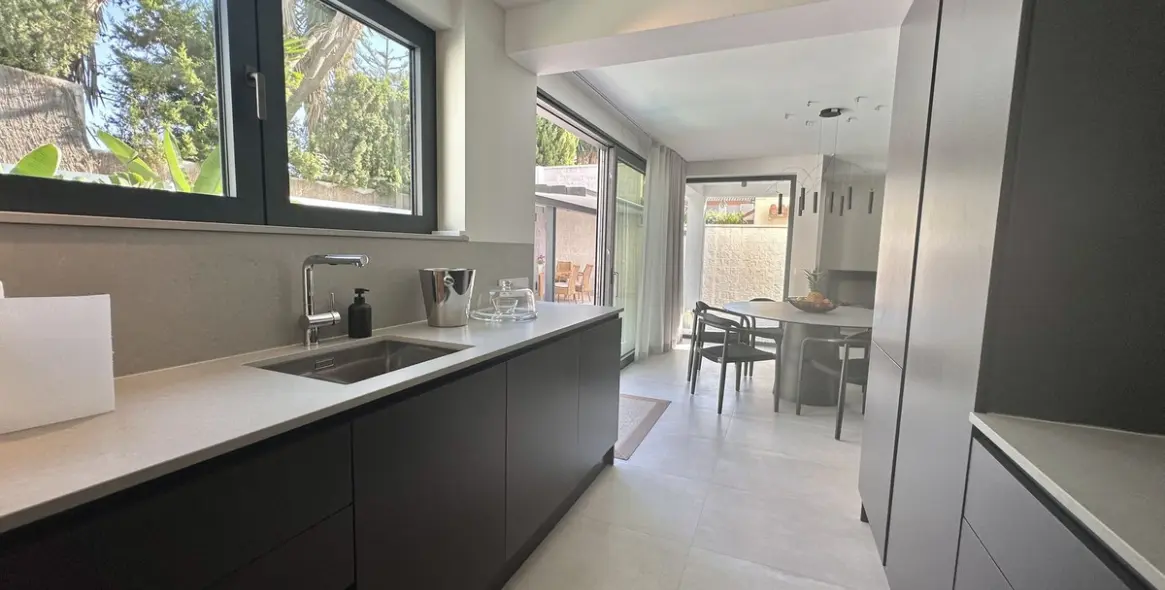 Venta de villa independiente en Puerto Banús 27