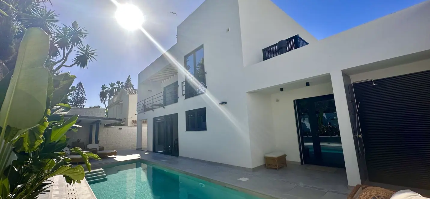 Sale of detached villa in Puerto Banús 0