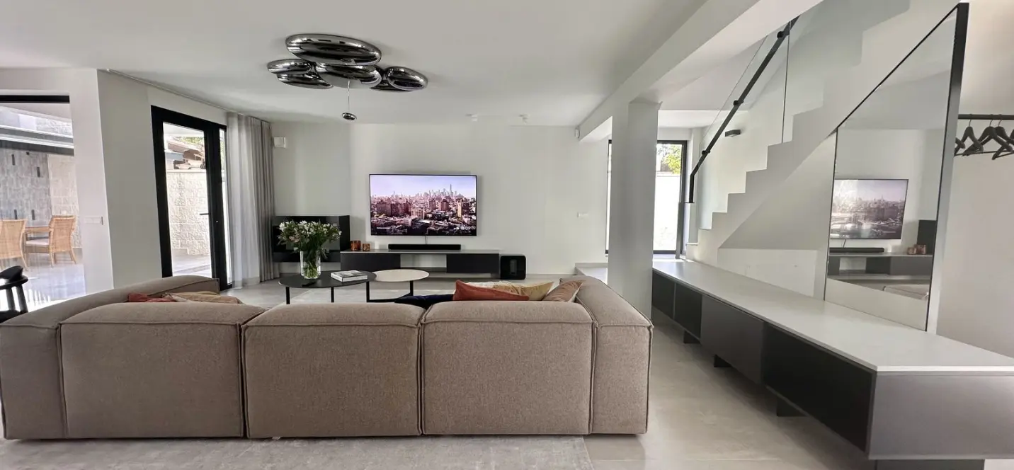 Sale of detached villa in Puerto Banús 2