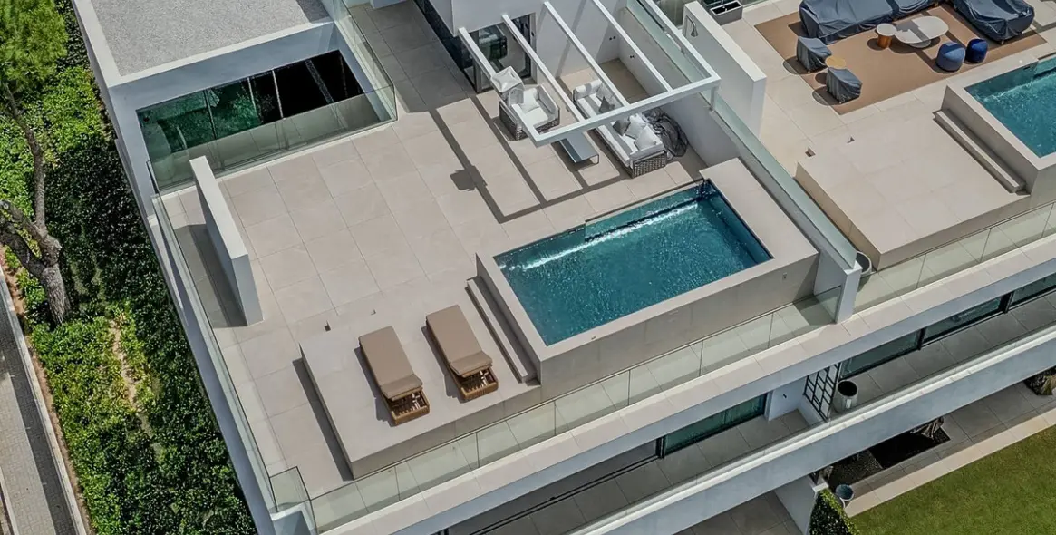 Продажа дома на две семьи в Nueva Andalucía (район Nueva Andalucía) 2