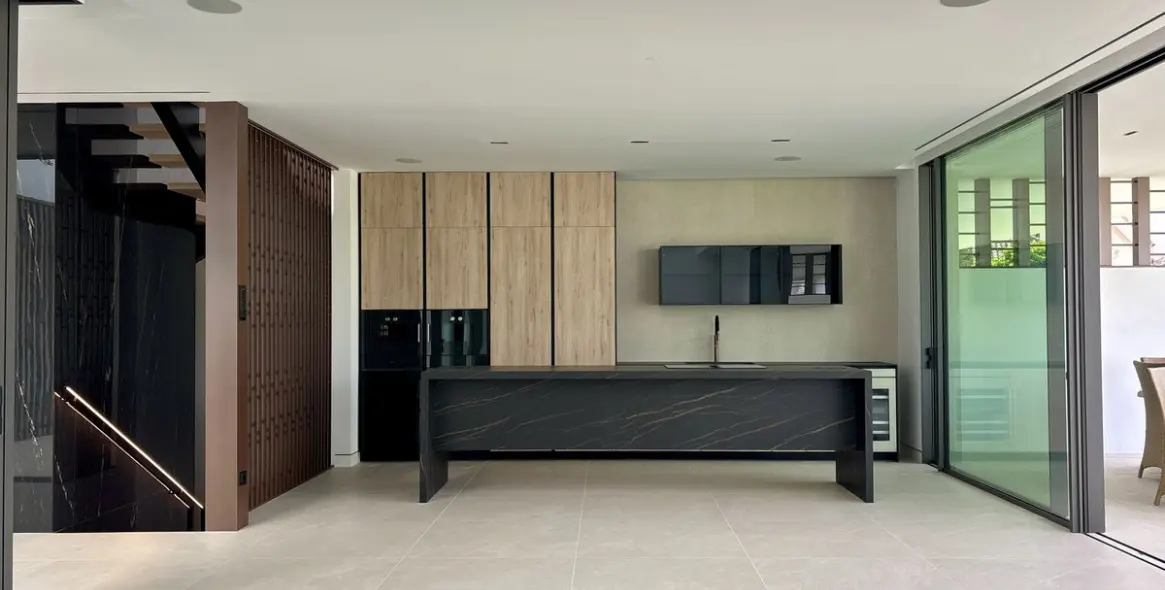 Продажа дома на две семьи в Nueva Andalucía (район Nueva Andalucía) 11