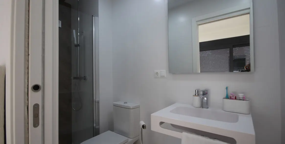 Sale of detached villa in Elviria 25