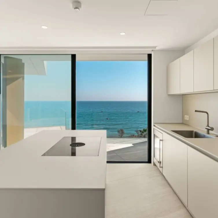 Venta de ático dúplex en Estepona