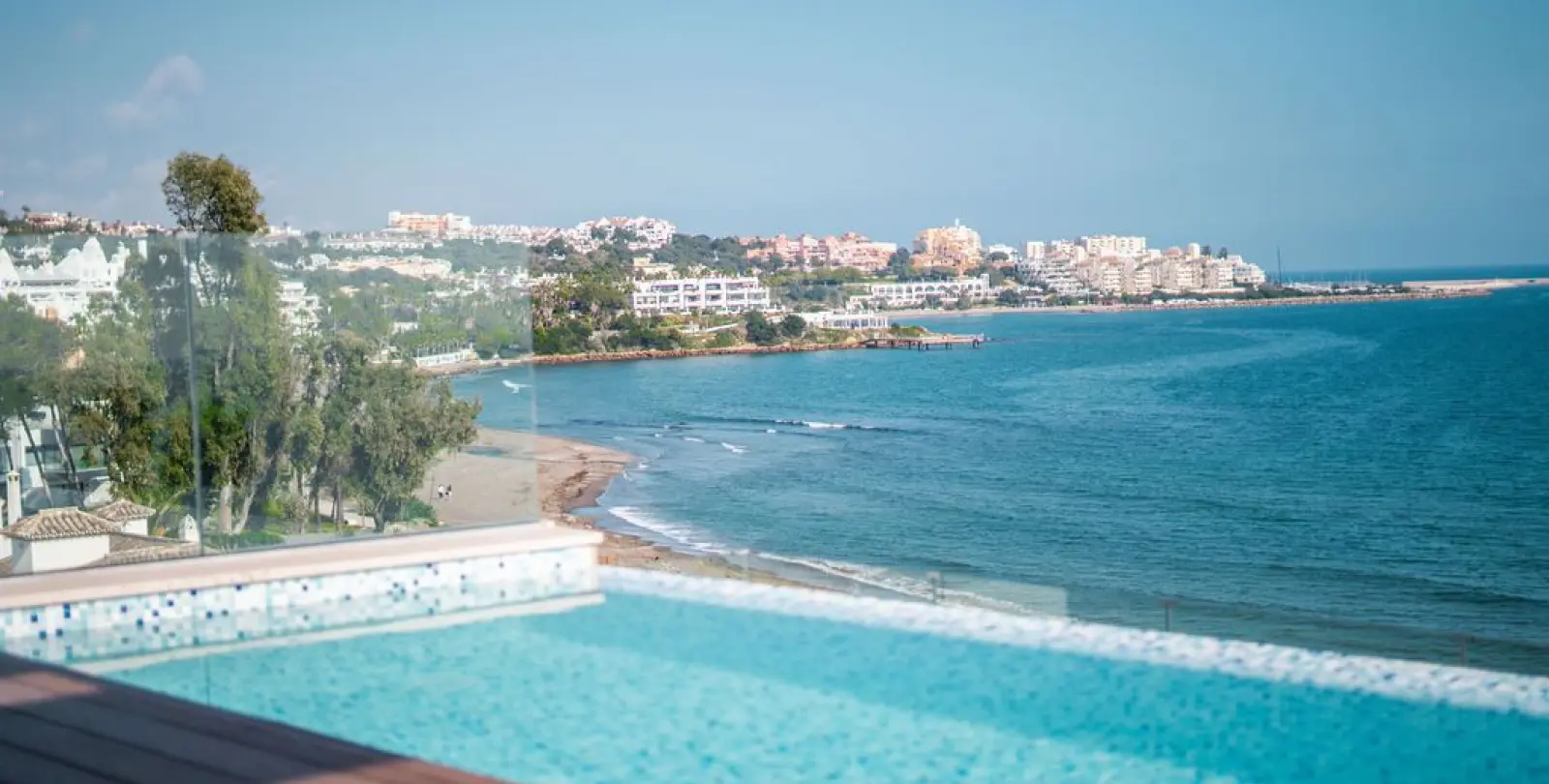 Venta de ático dúplex en Estepona 11