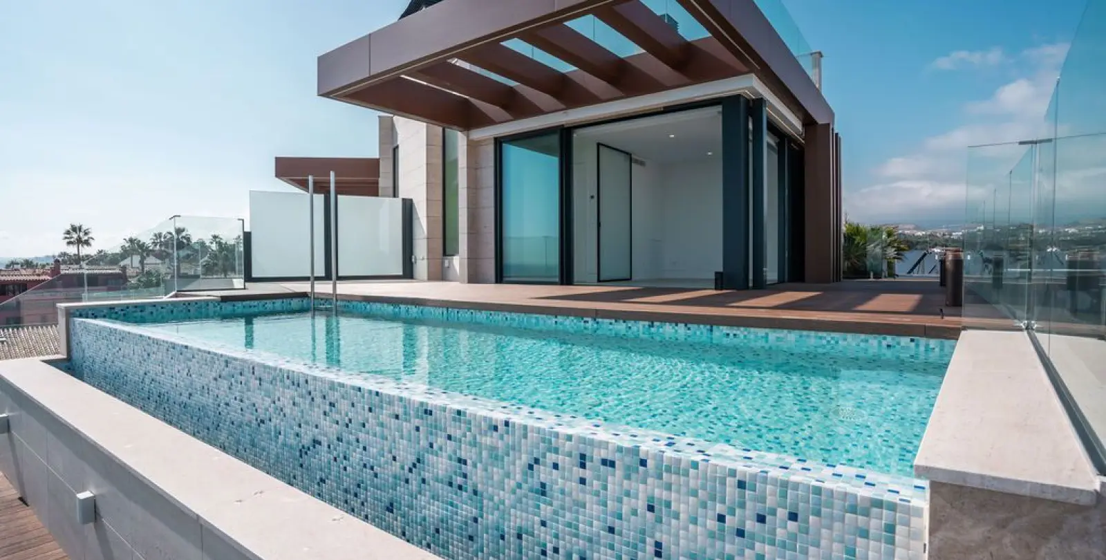 Venta de ático dúplex en Estepona 12