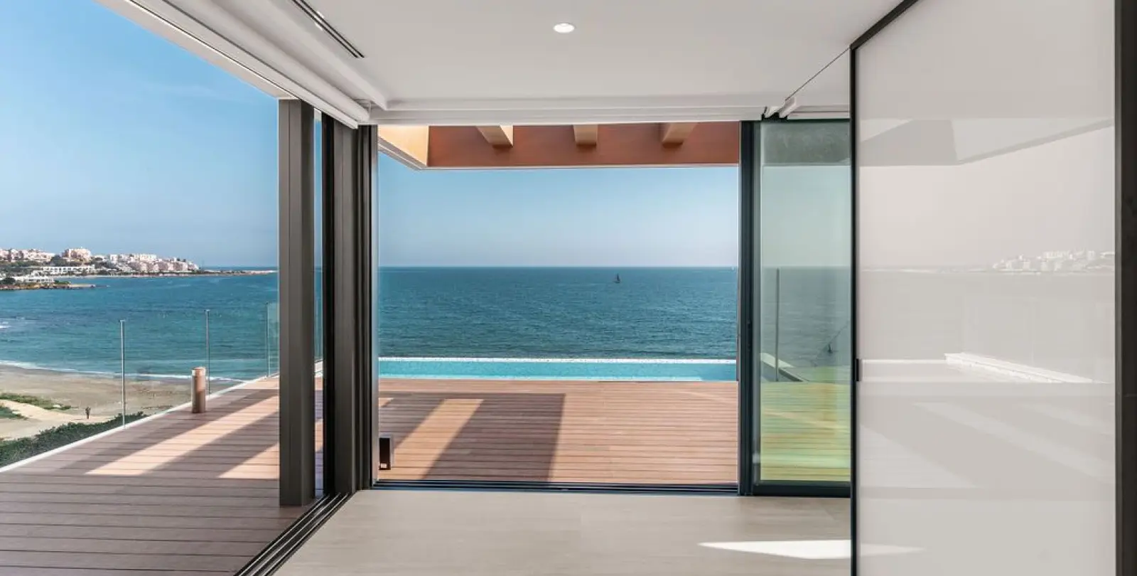 Venta de ático dúplex en Estepona 13
