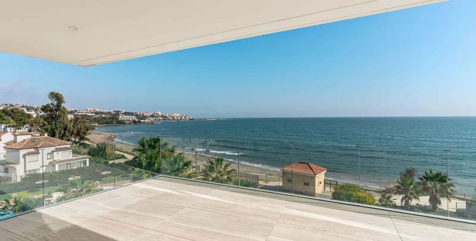 Venta de ático dúplex en Estepona 14