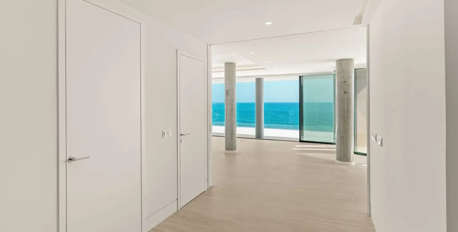 Venta de ático dúplex en Estepona 17