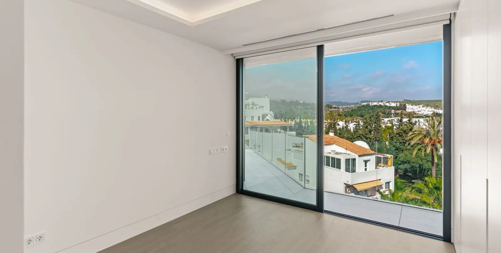 Venta de ático dúplex en Estepona 21