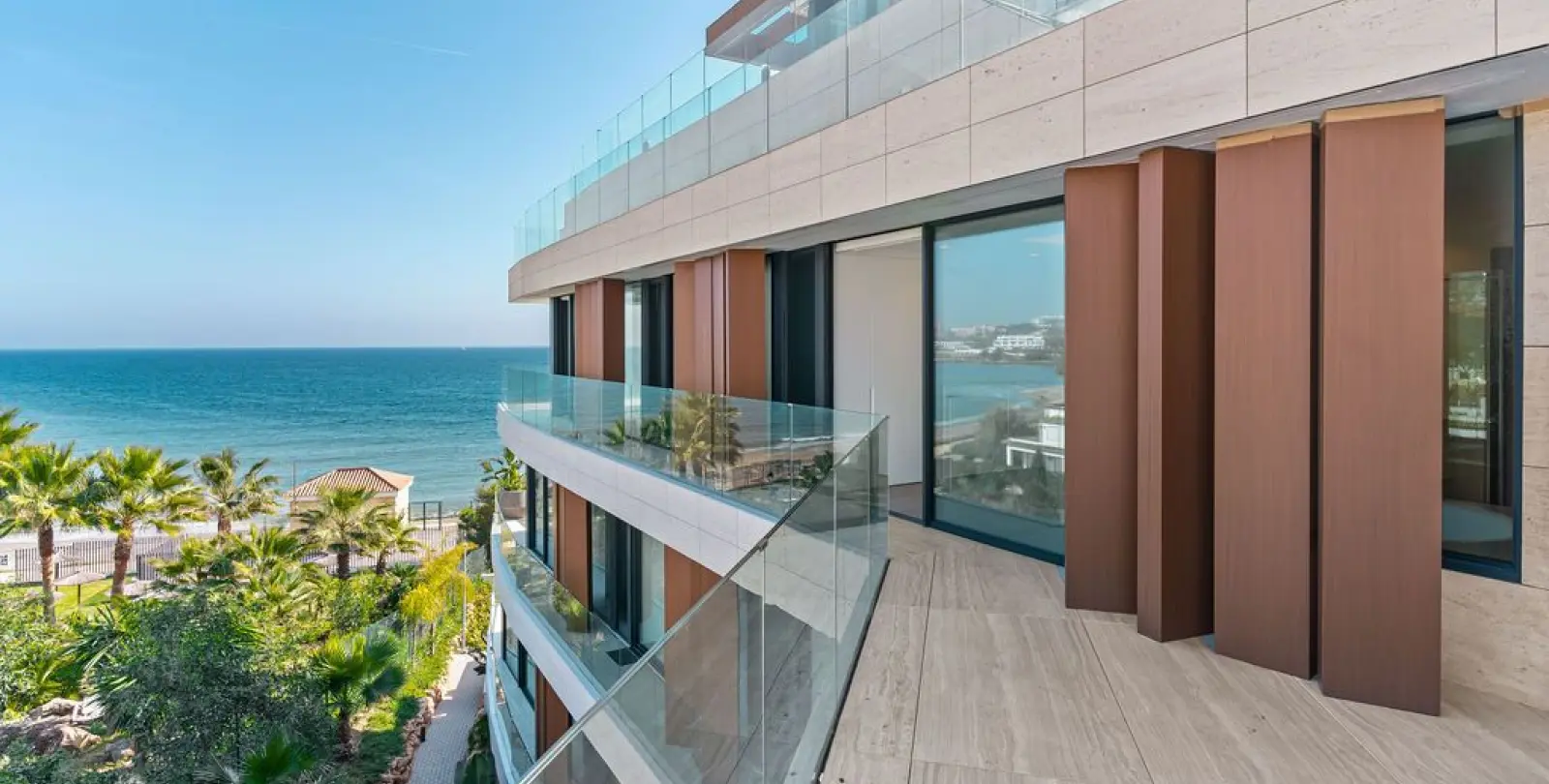 Venta de ático dúplex en Estepona 34