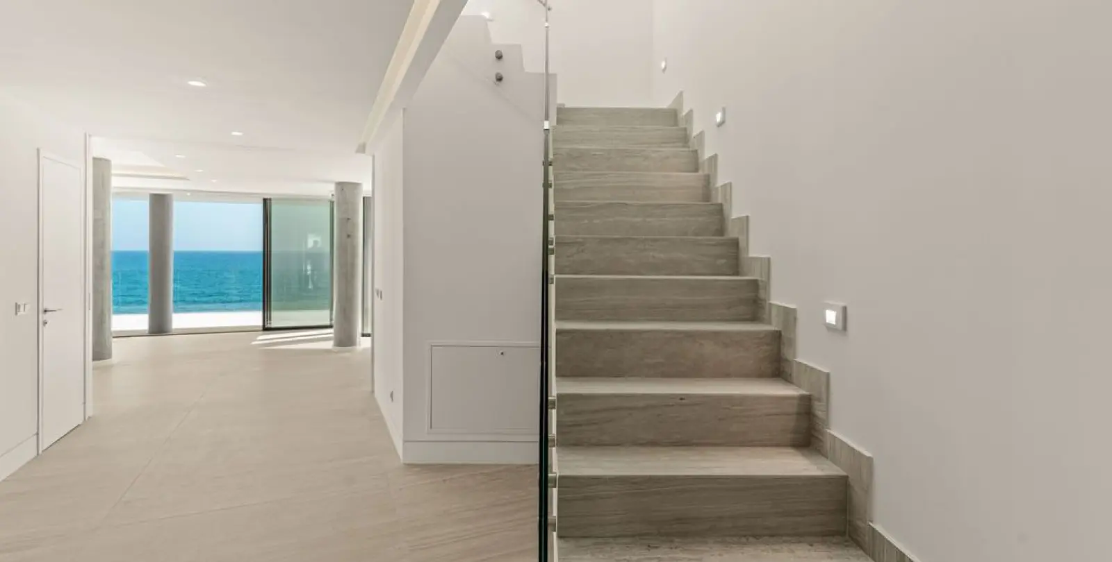 Venta de ático dúplex en Estepona 39
