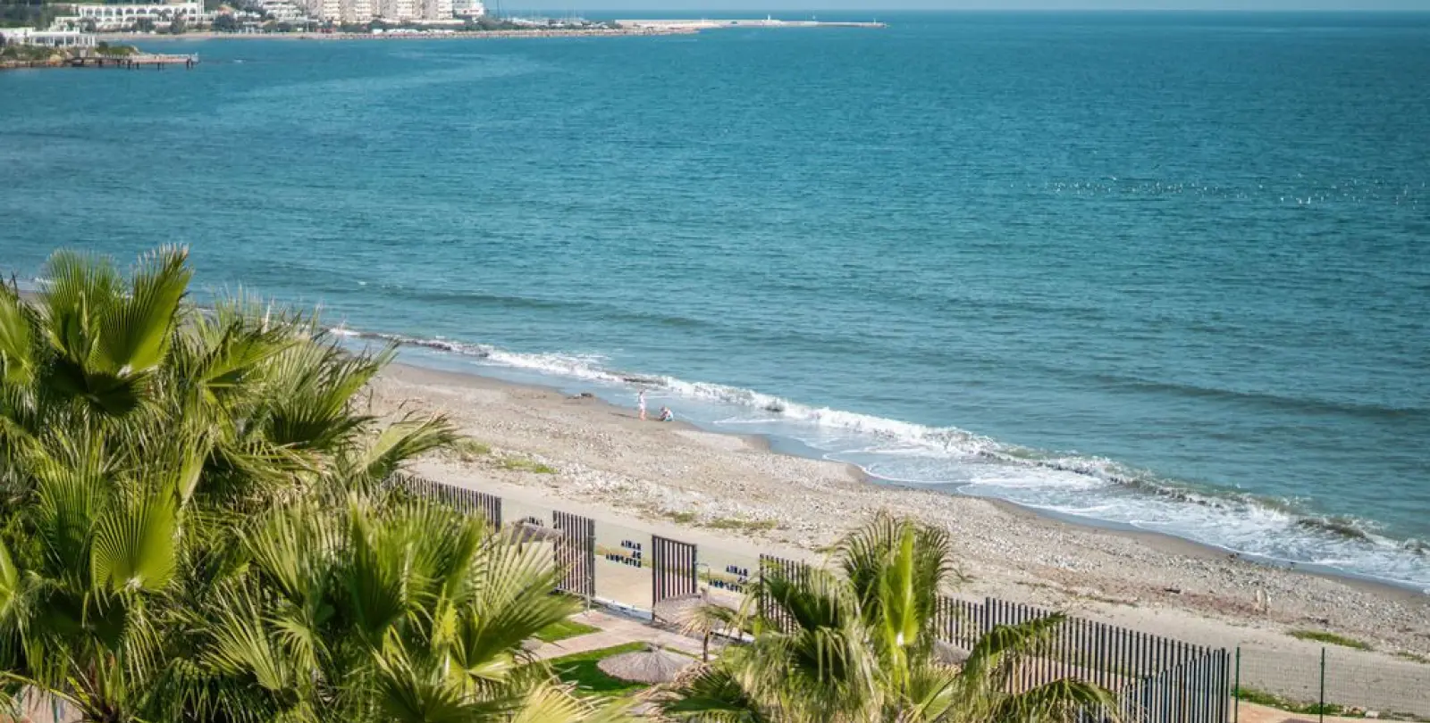 Venta de ático dúplex en Estepona 40