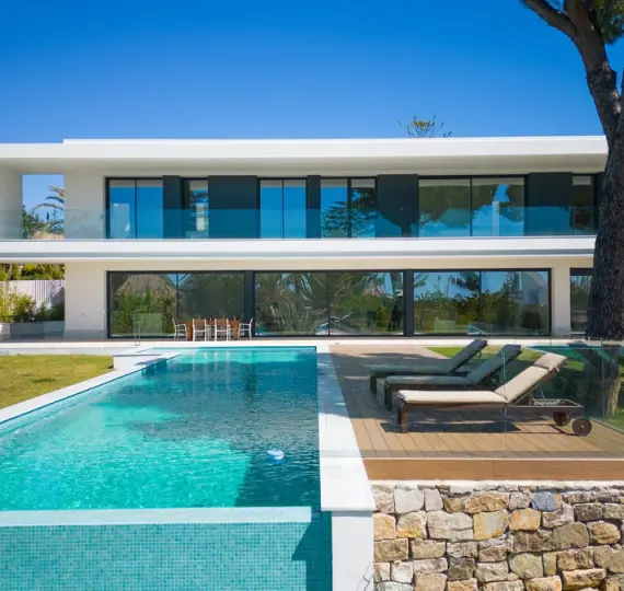 Detached villa R4690111