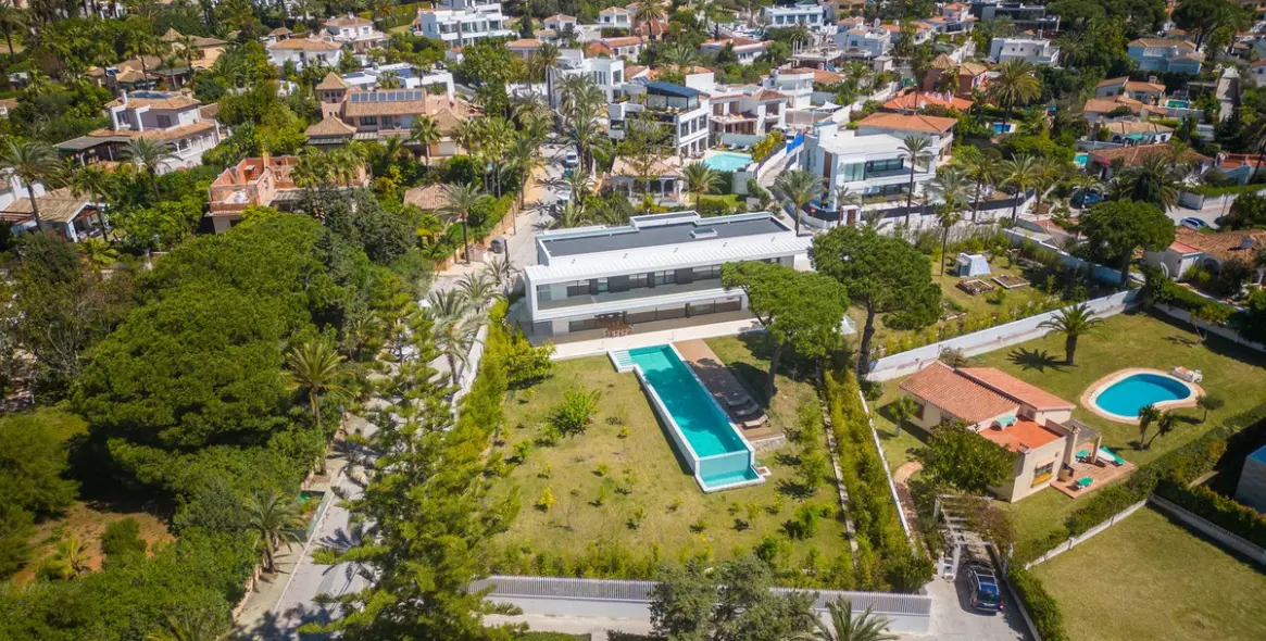 Sale of detached villa in Marbella East (district Marbesa) 2