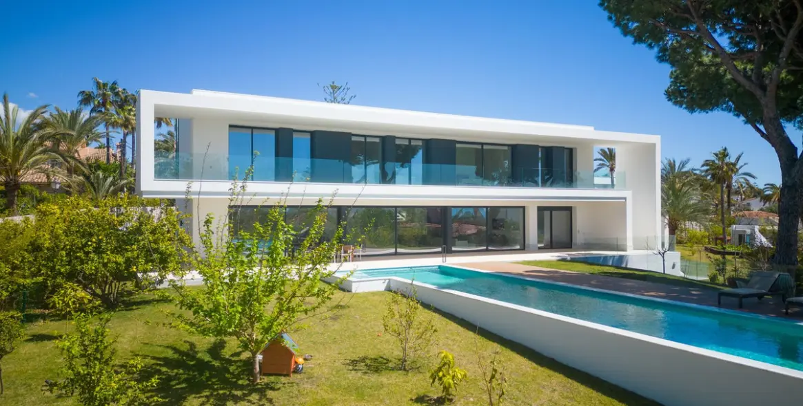 Sale of detached villa in Marbella East (district Marbesa) 3