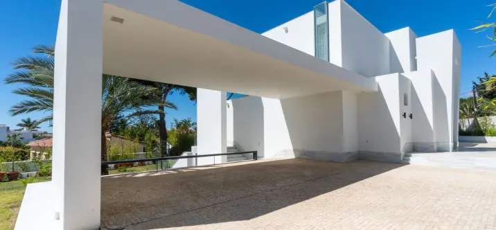 Detached villa R4690111 4