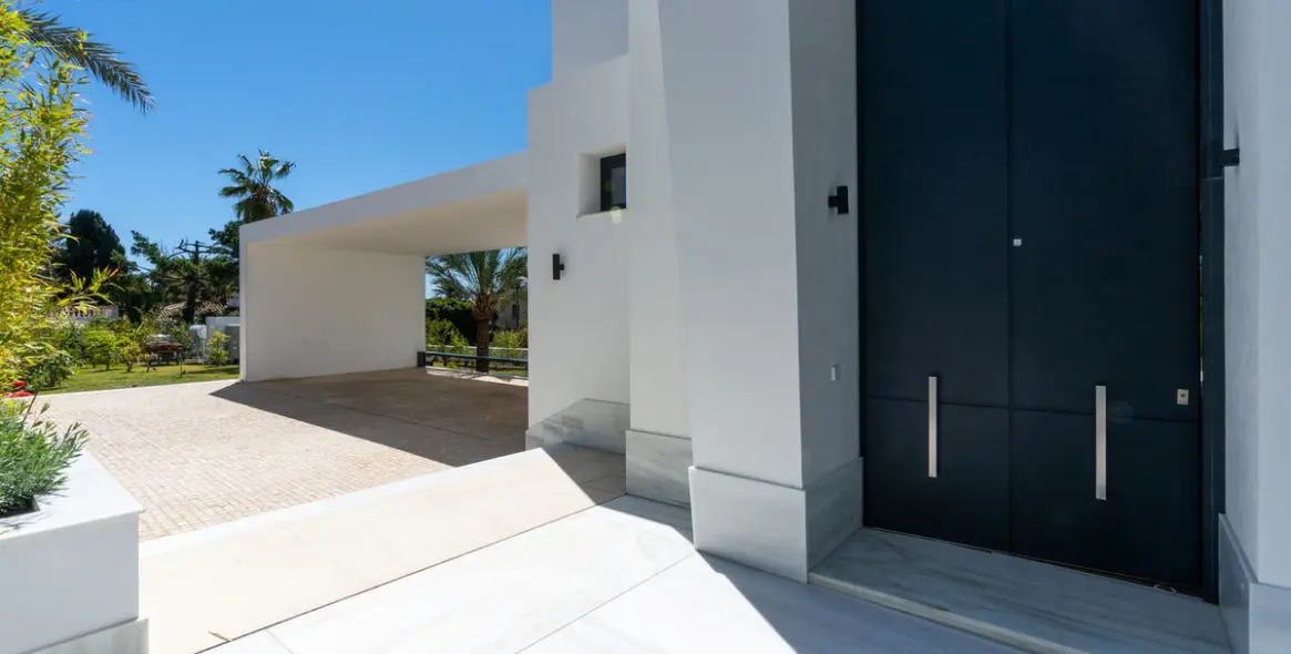 Sale of detached villa in Marbella East (district Marbesa) 6