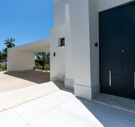 Detached villa R4690111