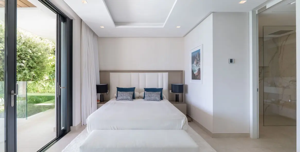 Продажа  отдельно стоящей виллы в Los Flamingos 15