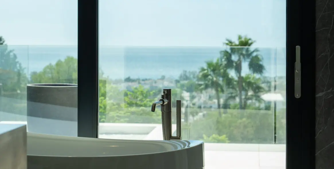 Продажа  отдельно стоящей виллы в Los Flamingos 18