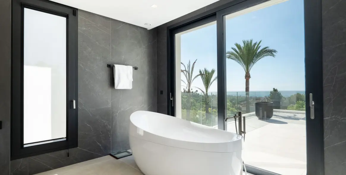 Продажа  отдельно стоящей виллы в Los Flamingos 21