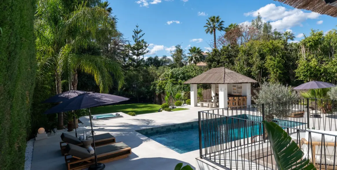 Продажа  отдельно стоящей виллы в Nueva Andalucía 14