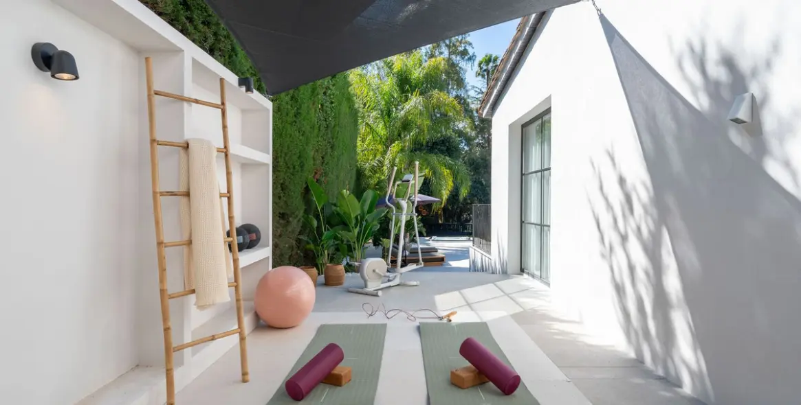 Продажа  отдельно стоящей виллы в Nueva Andalucía 16