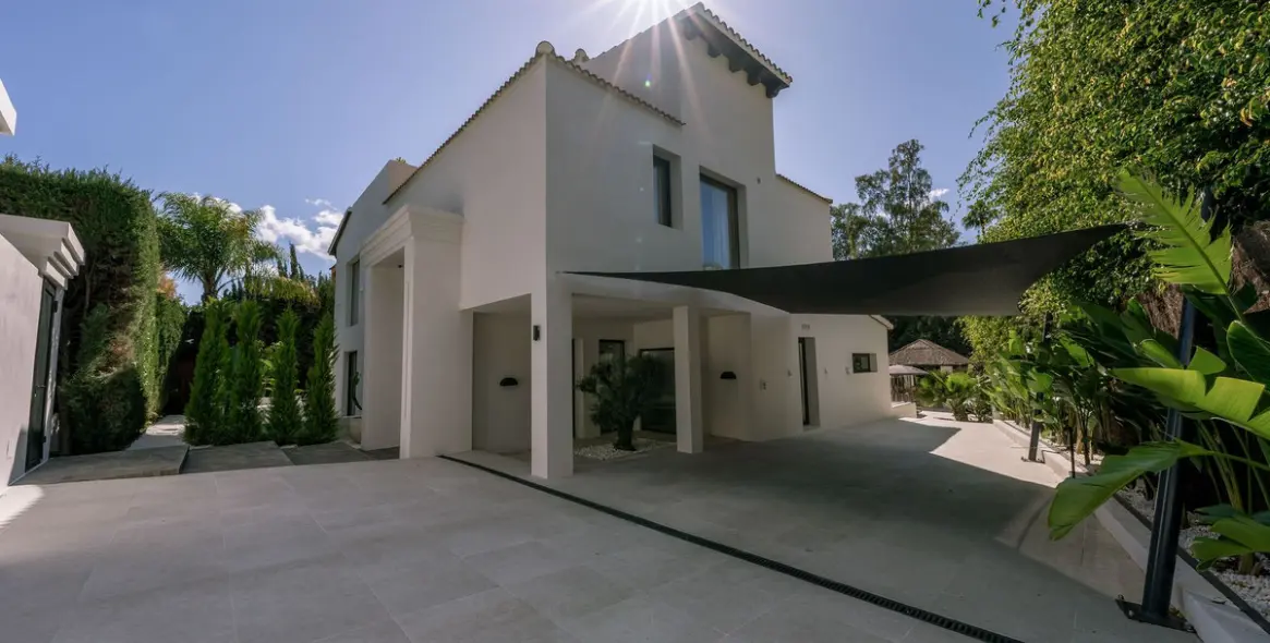 Продажа  отдельно стоящей виллы в Nueva Andalucía 17